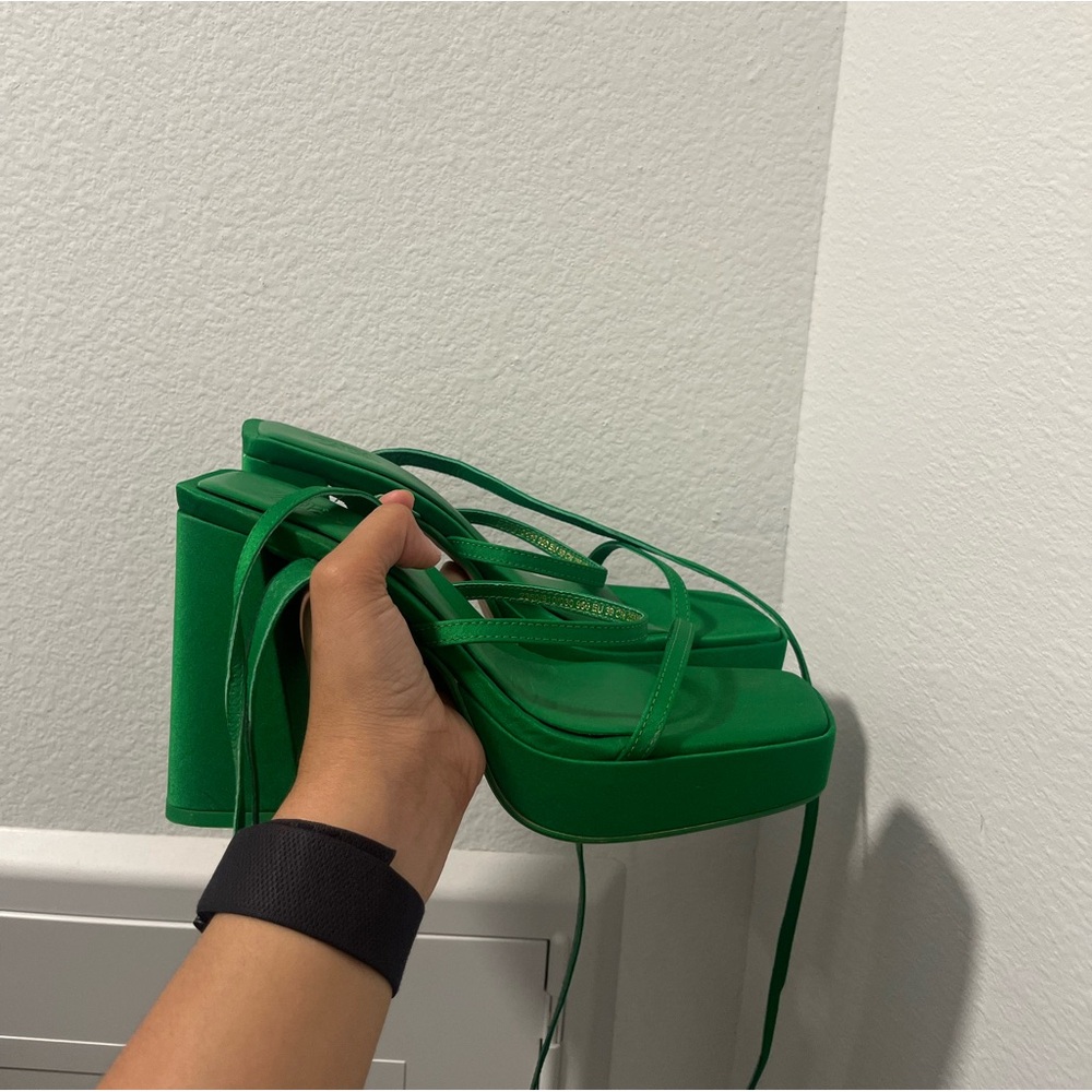 Gorgeous Never Worn Green Platforms - image 2